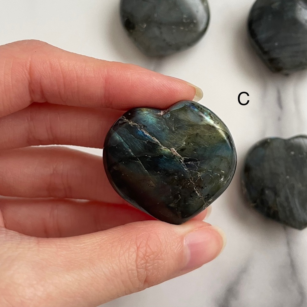 Mini Labradorite Heart - Picture 5 of 9